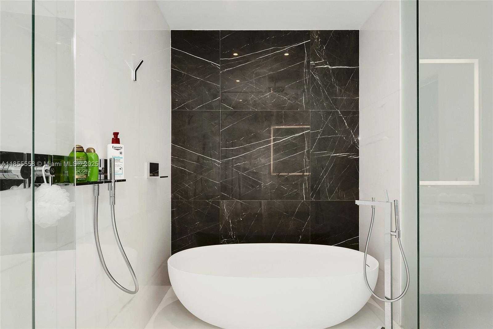 Small Image of 300 BISCAYNE BLVD WAY #2809, Miami Number 40