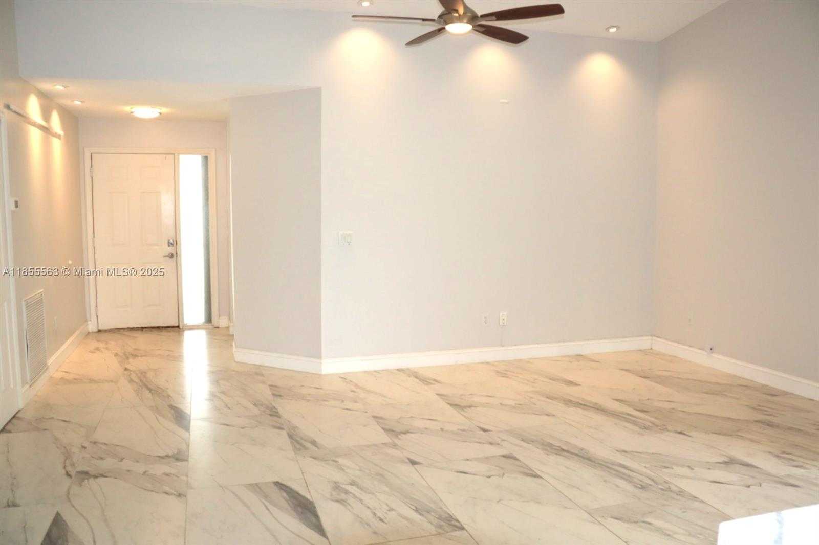 Small Image of 710 SOUTH EAST 22ND LN, Homestead Number 5