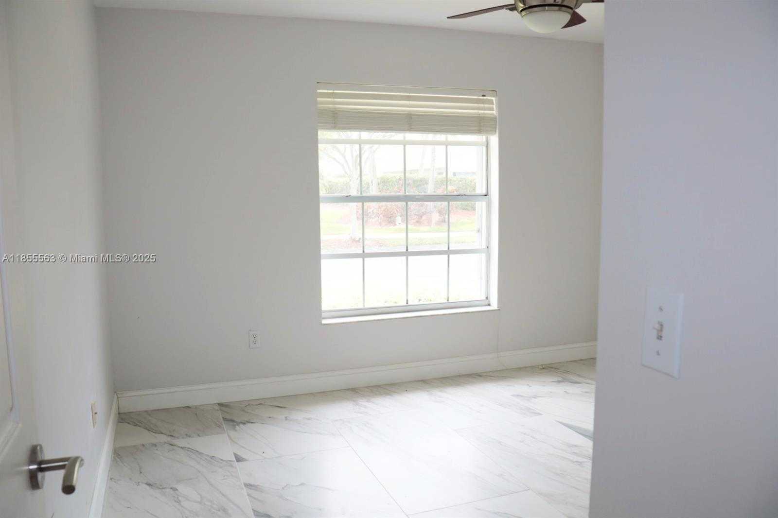 Small Image of 710 SOUTH EAST 22ND LN, Homestead Number 8
