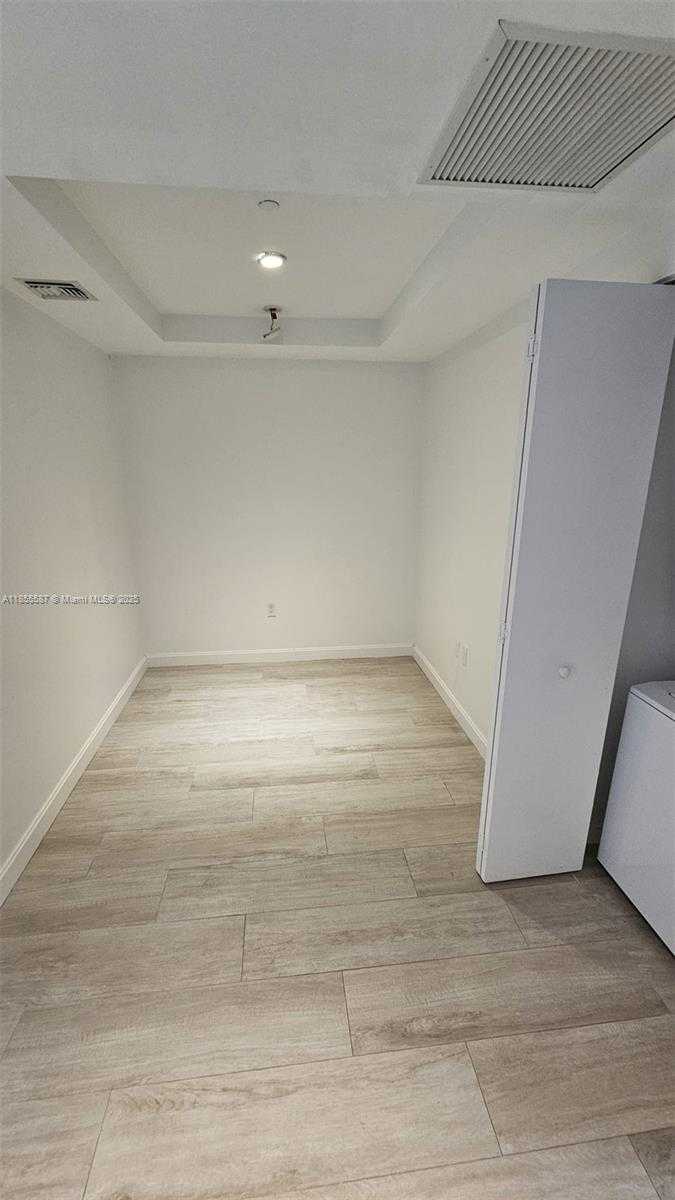 Small Image of 45 SOUTH WEST 9TH ST #2102, Miami Number 6