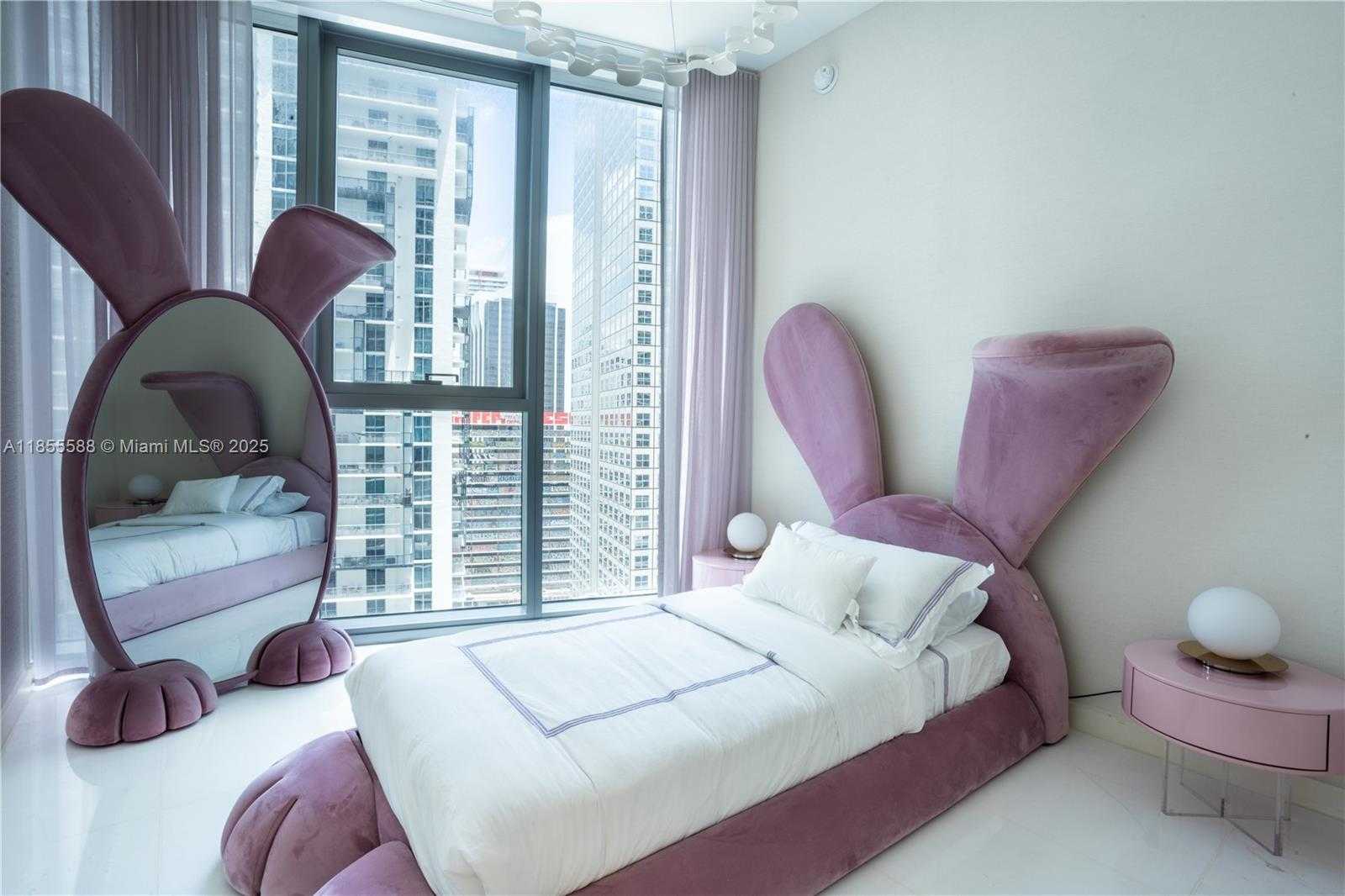 Small Image of 300 BISCAYNE BOULEVARD WAY #2203C, Miami Number 18