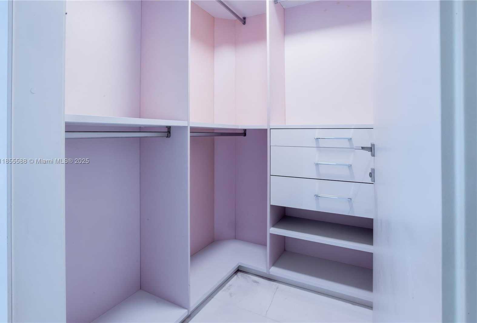 Small Image of 300 BISCAYNE BOULEVARD WAY #2203C, Miami Number 19