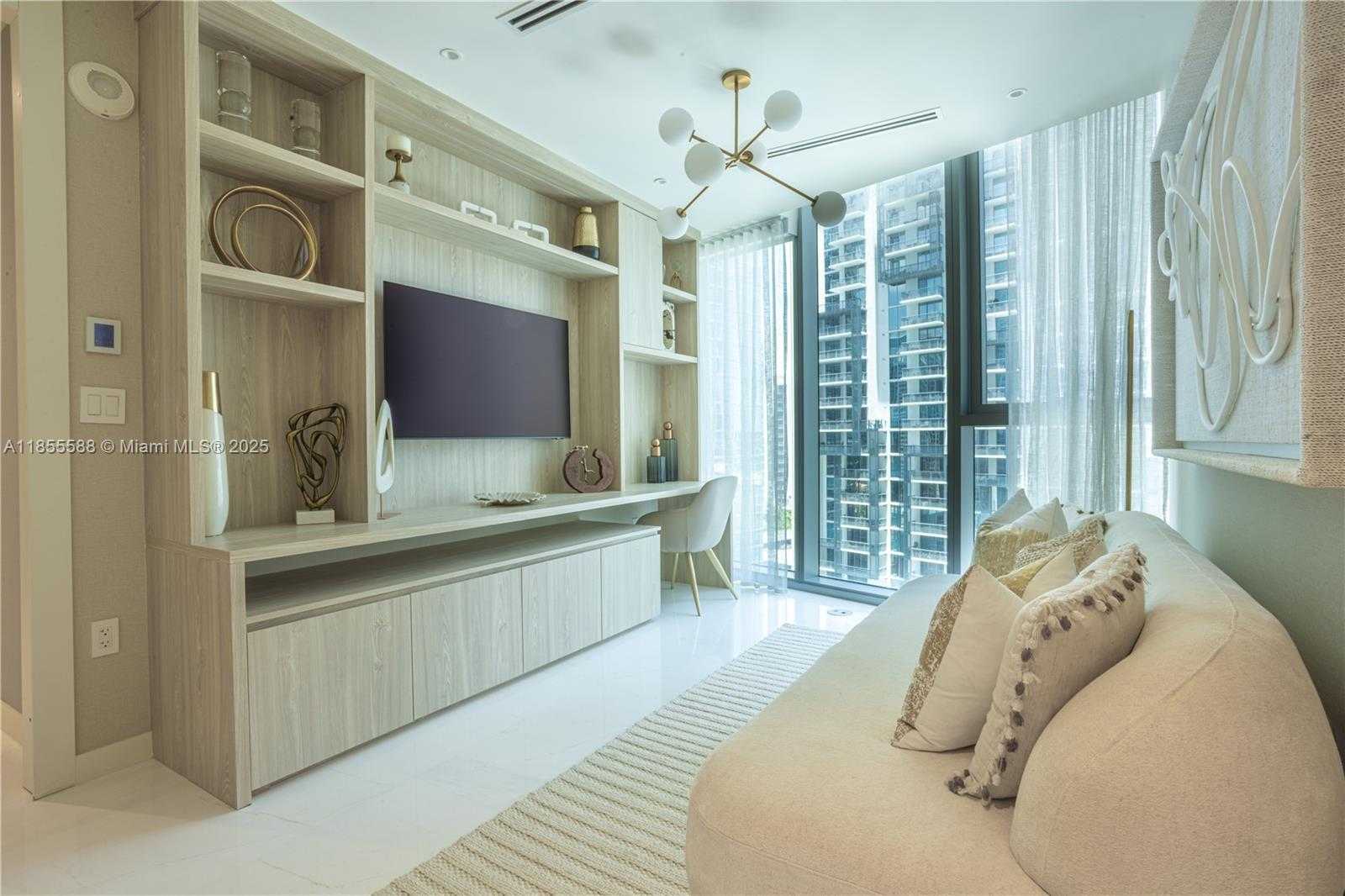 Small Image of 300 BISCAYNE BOULEVARD WAY #2203C, Miami Number 21