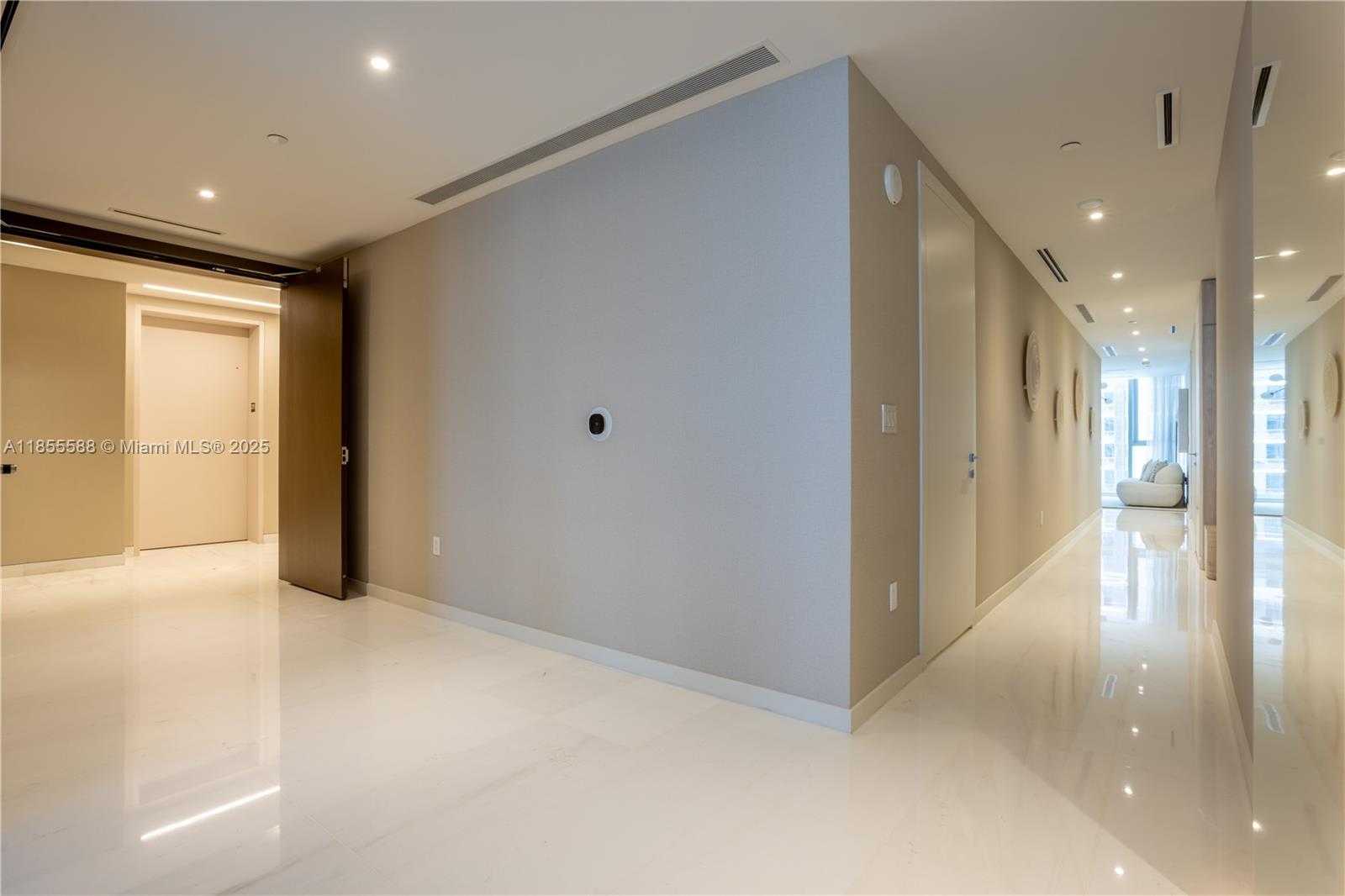 Small Image of 300 BISCAYNE BOULEVARD WAY #2203C, Miami Number 29
