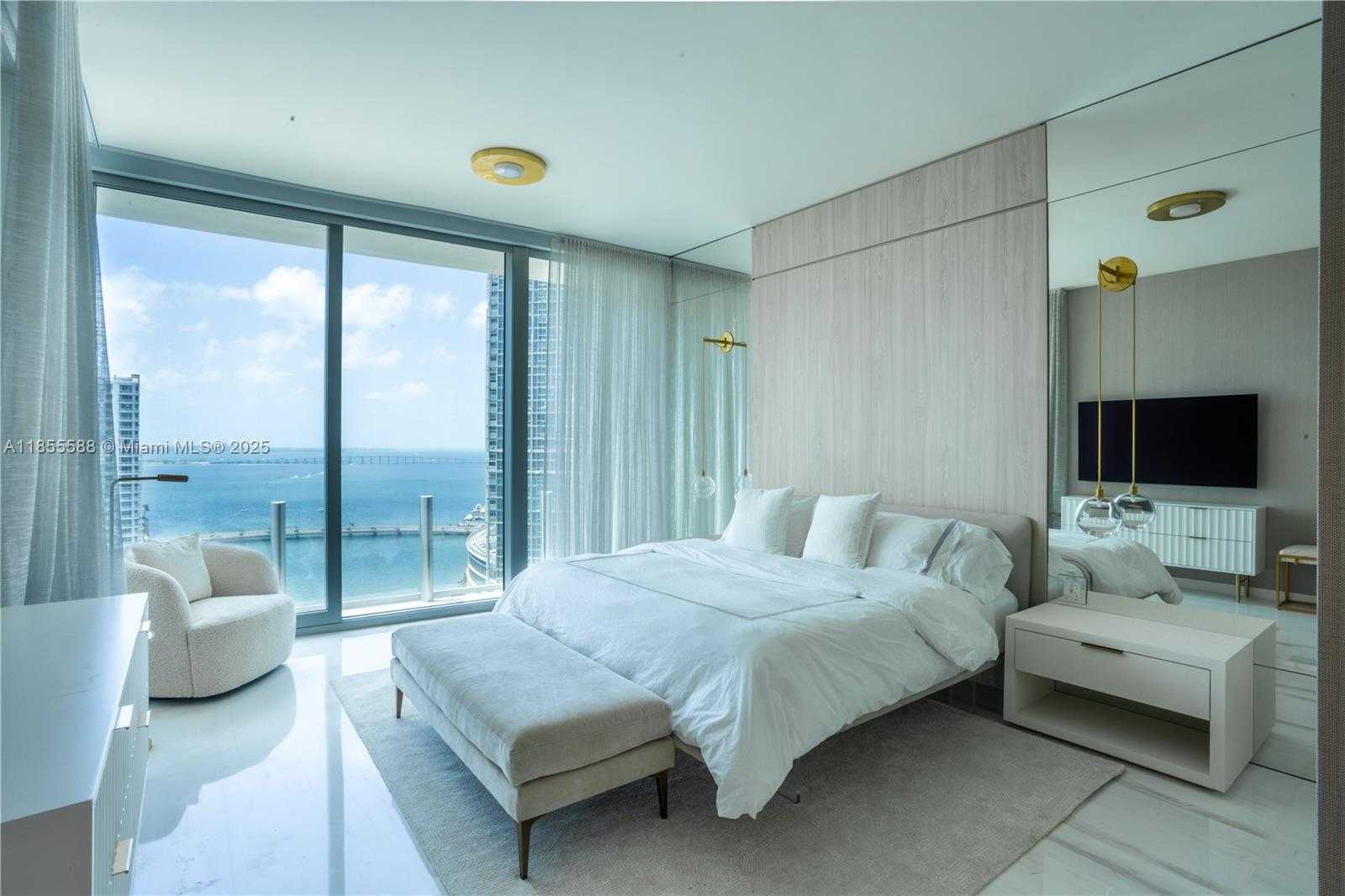Small Image of 300 BISCAYNE BOULEVARD WAY #2203C, Miami Number 5