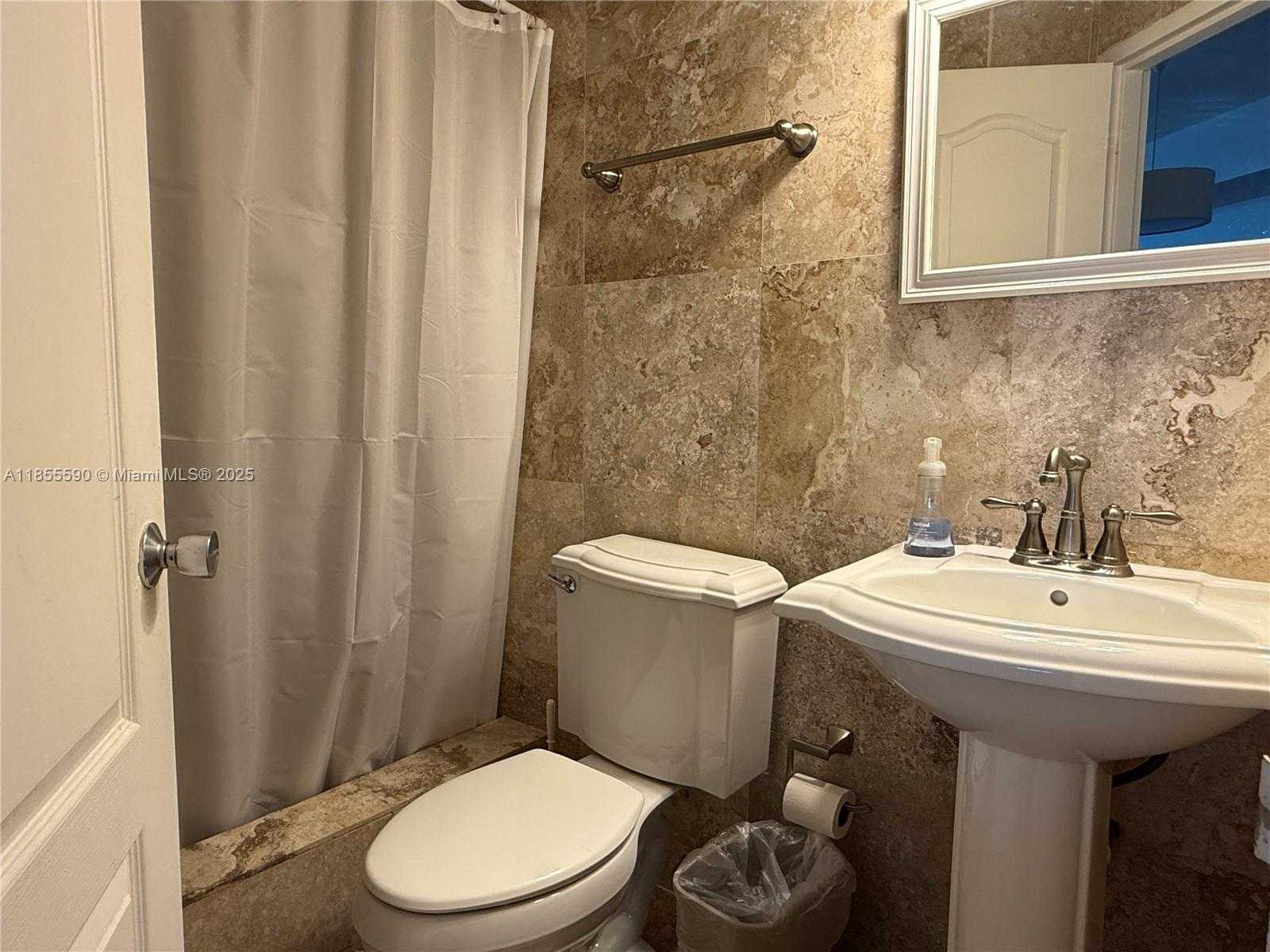 Small Image of 999 BRICKELL BAY DR #604, Miami Number 12