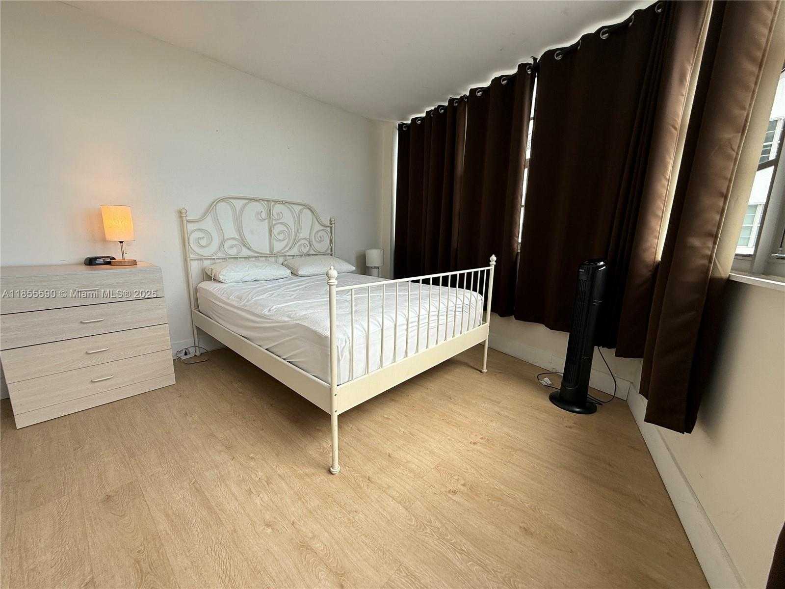 Small Image of 999 BRICKELL BAY DR #604, Miami Number 4