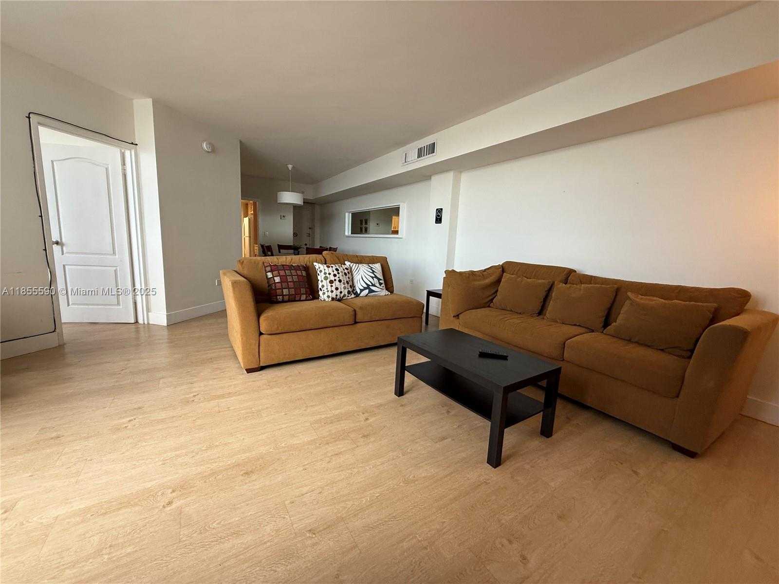 Small Image of 999 BRICKELL BAY DR #604, Miami Number 6