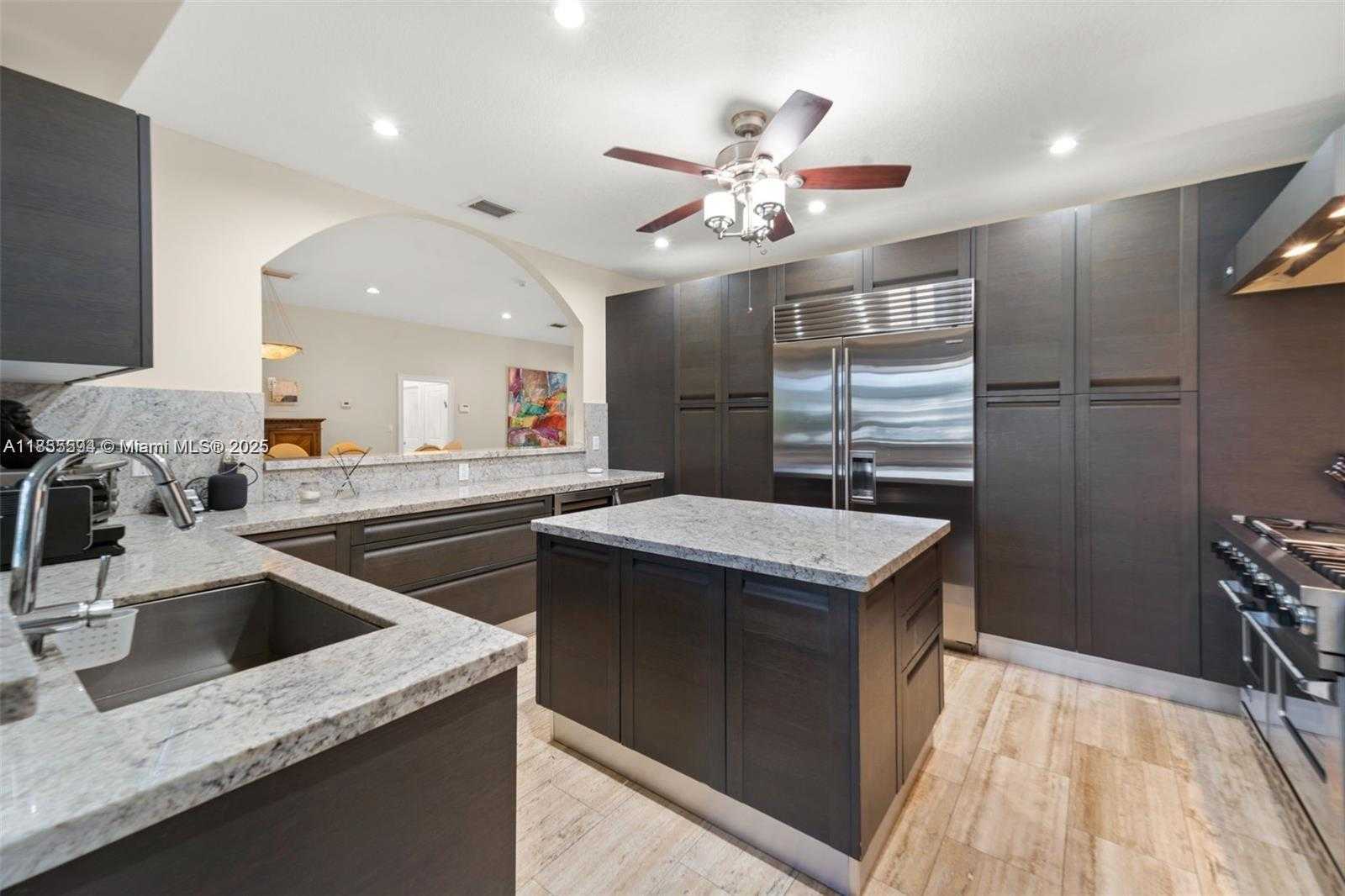 Small Image of 6300 ALLISON RD, Miami Beach Number 16