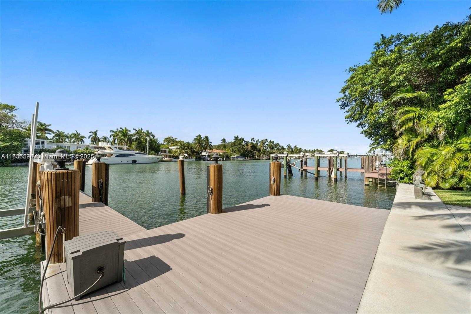 Small Image of 6300 ALLISON RD, Miami Beach Number 2