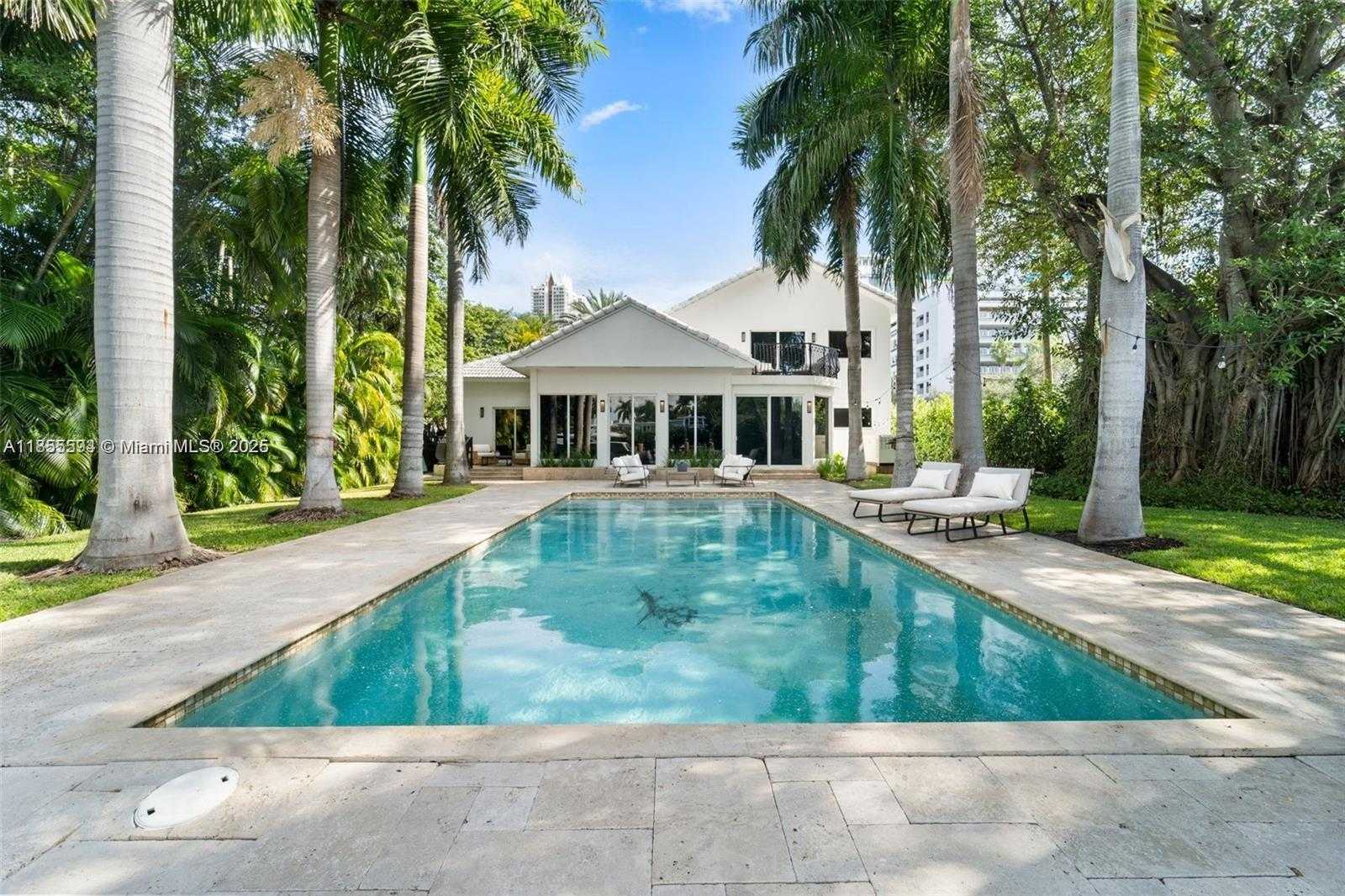 Small Image of 6300 ALLISON RD, Miami Beach Number 3