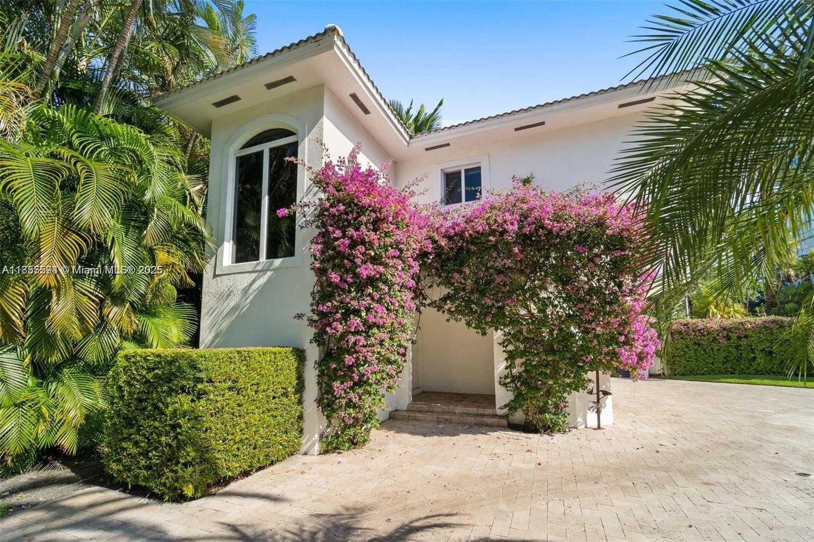 Small Image of 6300 ALLISON RD, Miami Beach Number 31