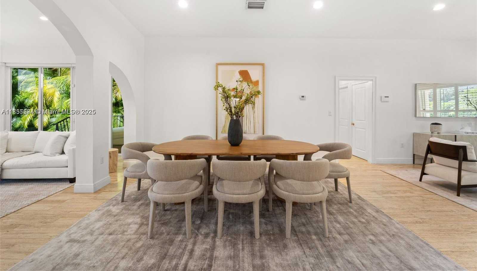 Small Image of 6300 ALLISON RD, Miami Beach Number 40