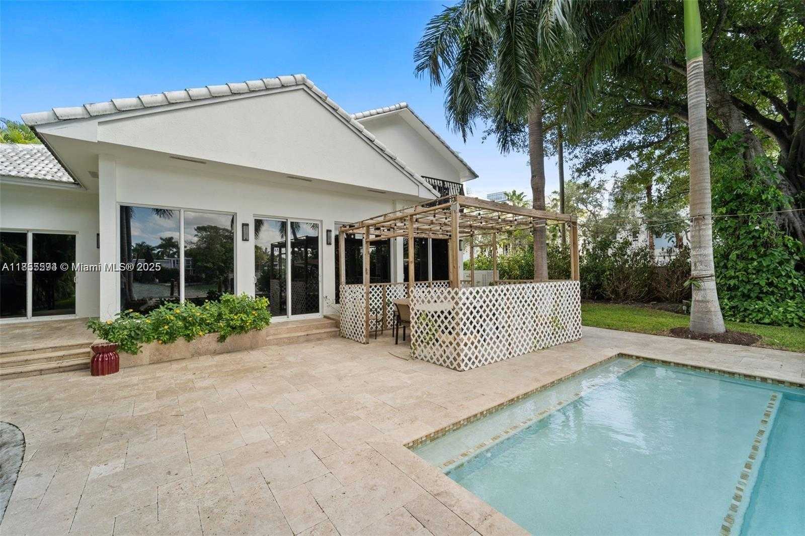 Small Image of 6300 ALLISON RD, Miami Beach Number 43