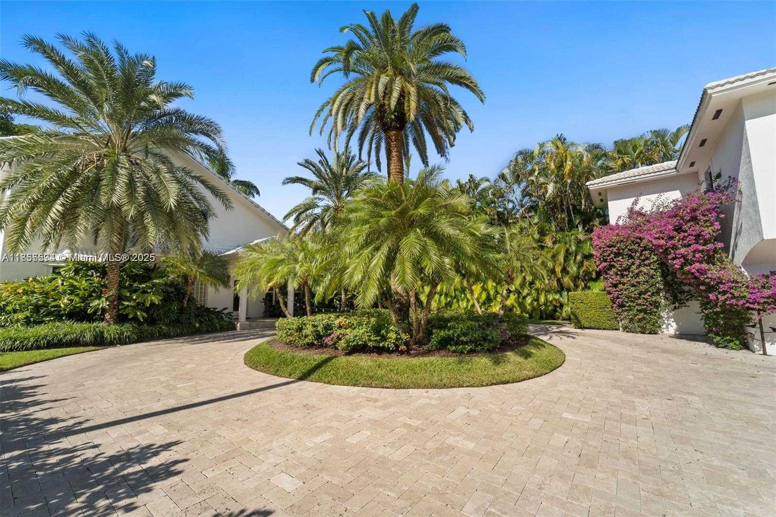 Small Image of 6300 ALLISON RD, Miami Beach Number 5
