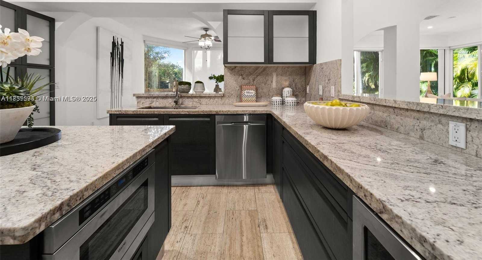 Small Image of 6300 ALLISON RD, Miami Beach Number 61