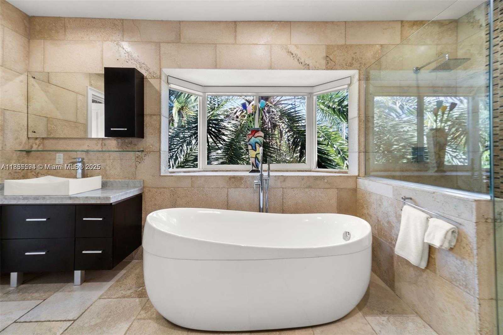 Small Image of 6300 ALLISON RD, Miami Beach Number 62