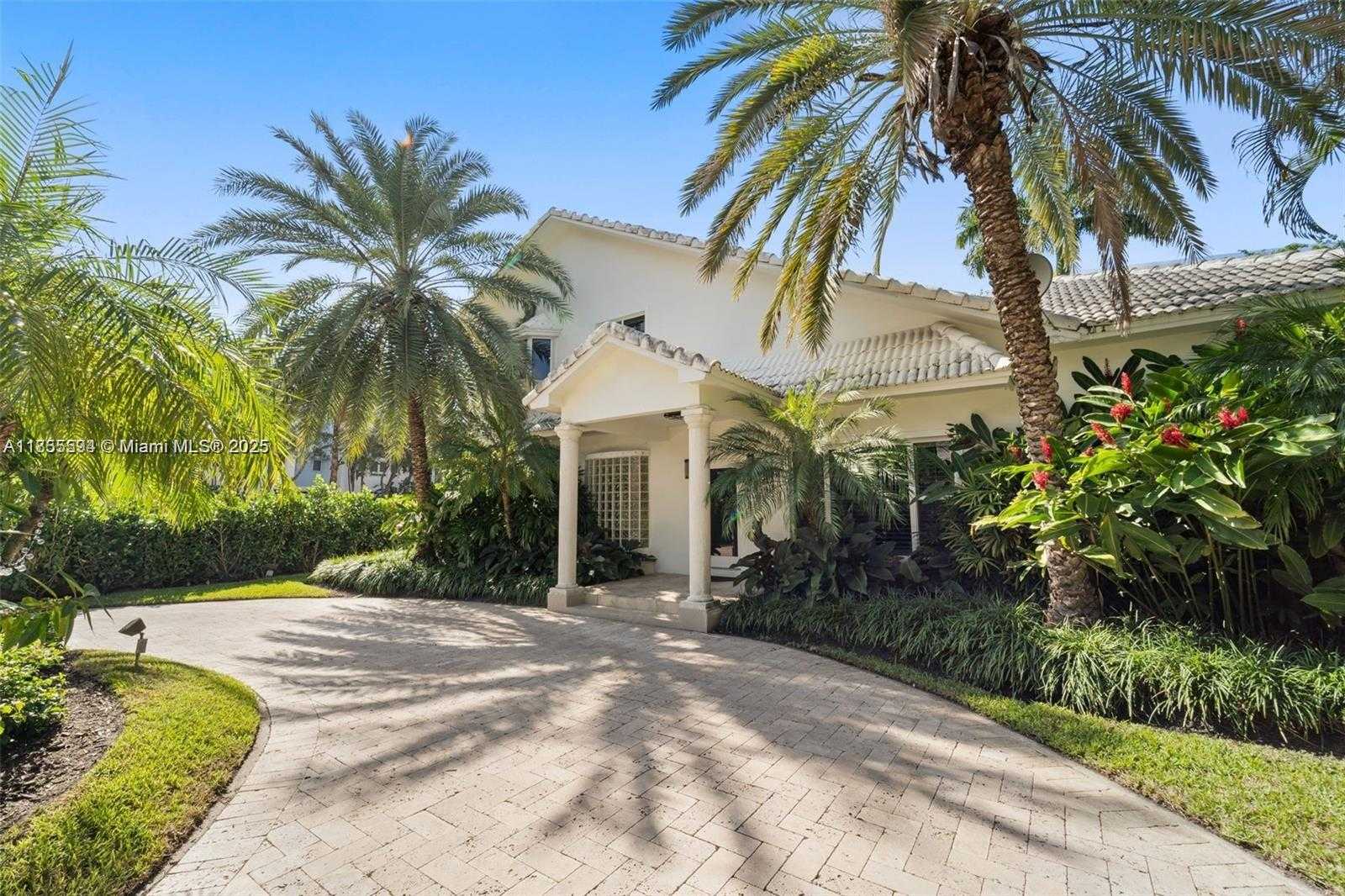 Small Image of 6300 ALLISON RD, Miami Beach Number 68
