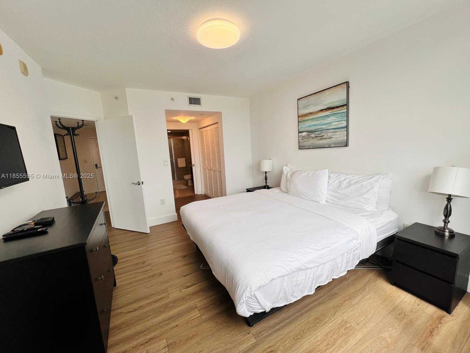 Small Image of 19501 WEST COUNTRY CLUB DR #1408, Aventura Number 16