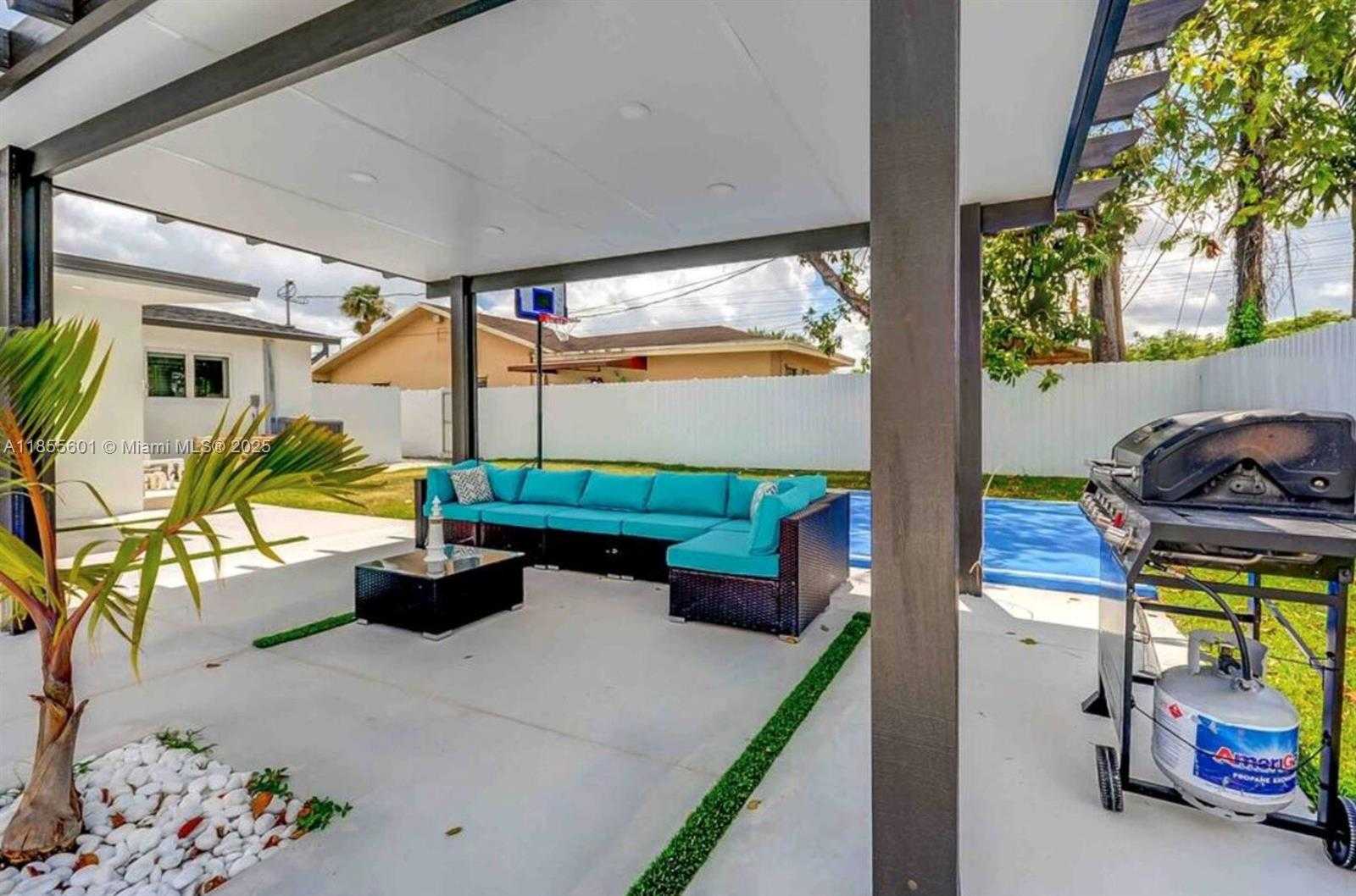 Small Image of 3530 SOUTH WEST 104TH AVE, Miami Number 4