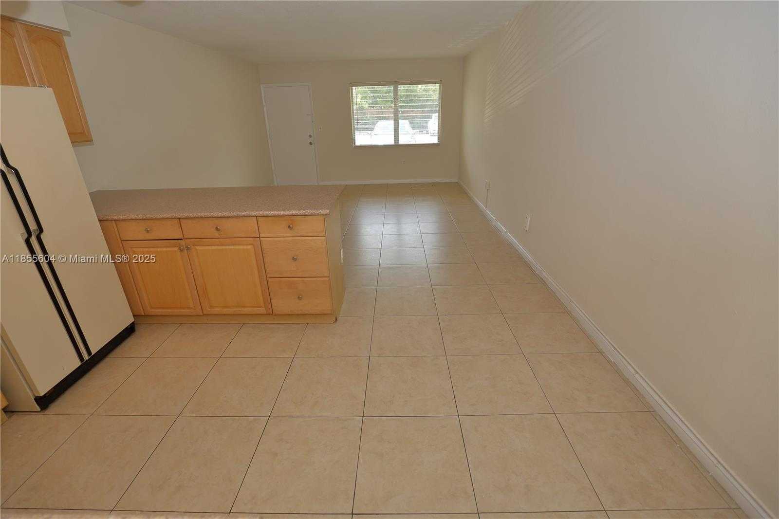 Small Image of 1120 102ND ST #6, Bay Harbor Islands Number 4