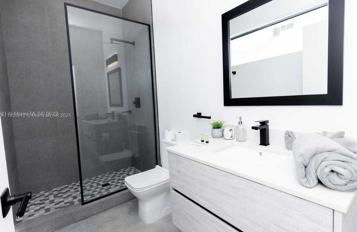 Small Image of 7101 NORTH EAST 4TH CT, Miami Number 17