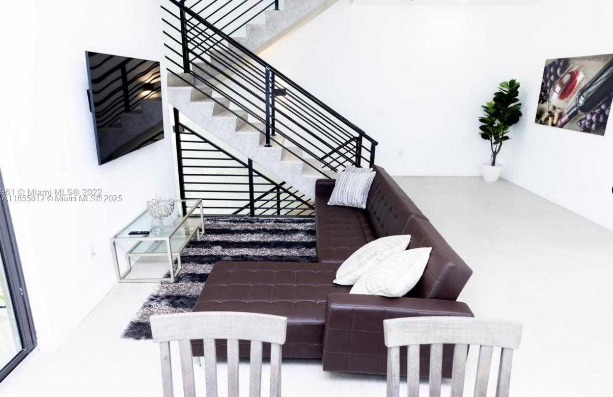Small Image of 7101 NORTH EAST 4TH CT, Miami Number 28