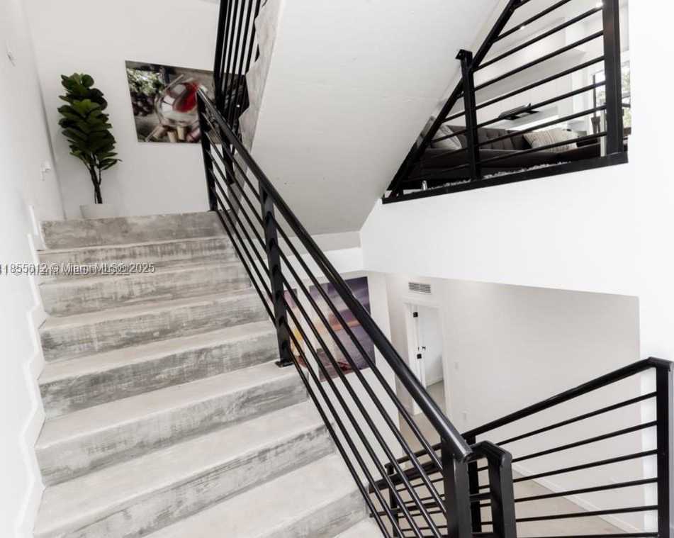 Small Image of 7101 NORTH EAST 4TH CT, Miami Number 37