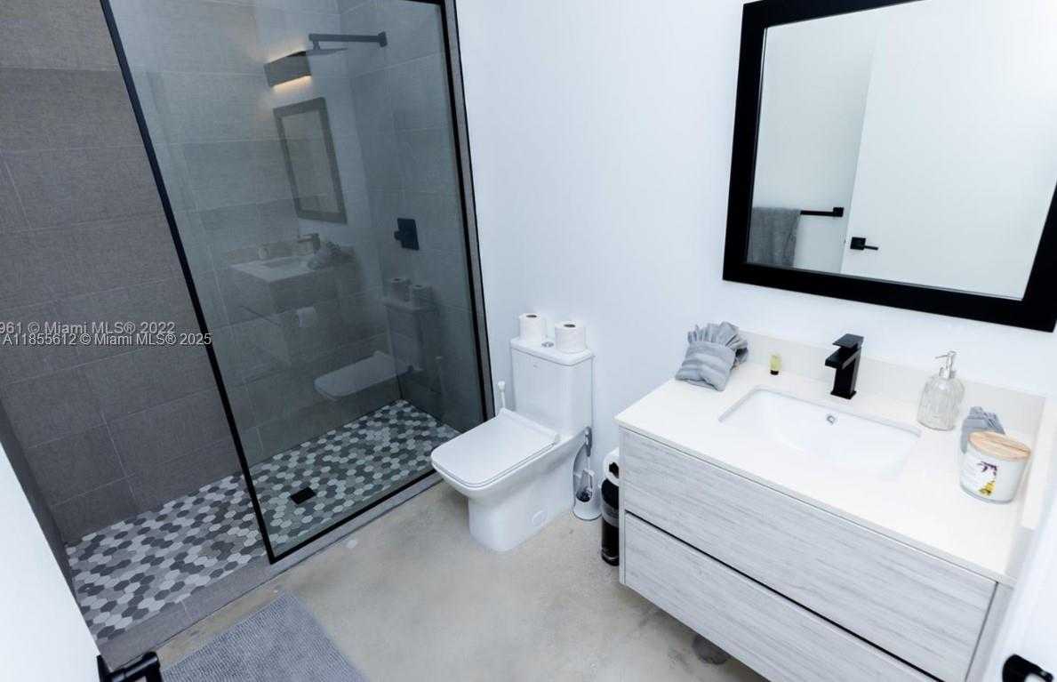 Small Image of 7101 NORTH EAST 4TH CT, Miami Number 46