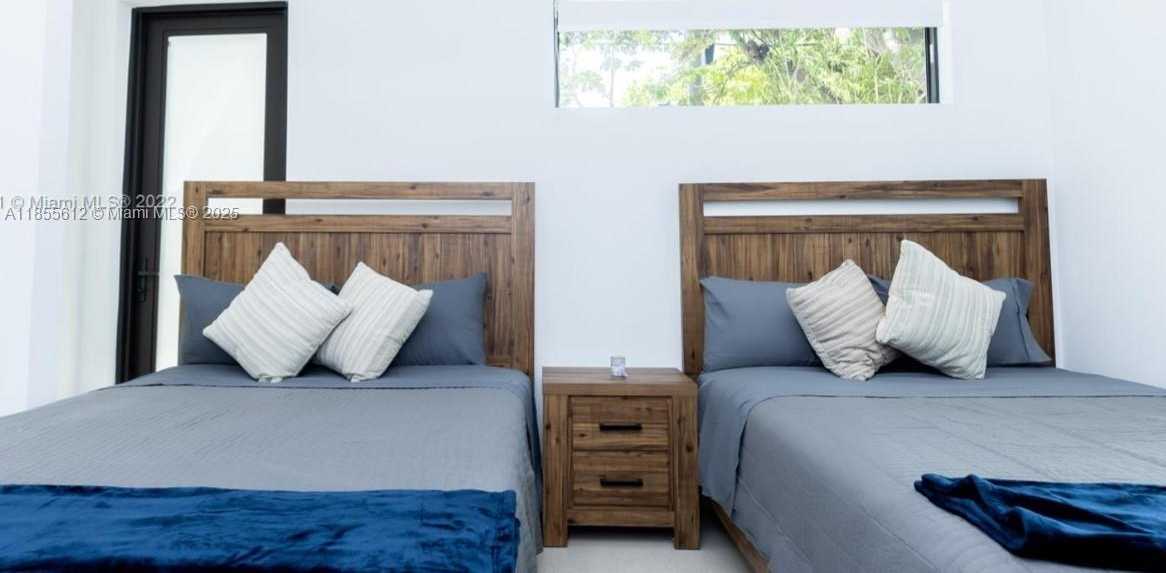 Small Image of 7101 NORTH EAST 4TH CT, Miami Number 49