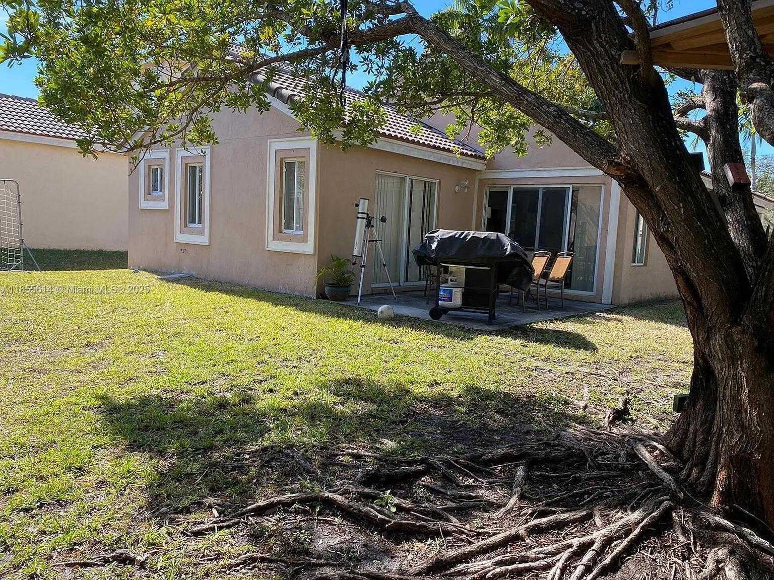 Small Image of 1205 CANARY ISLAND DR, Weston Number 14