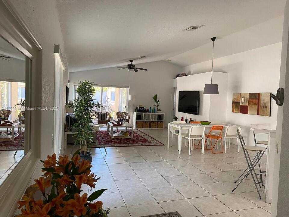 Small Image of 1205 CANARY ISLAND DR, Weston Number 9