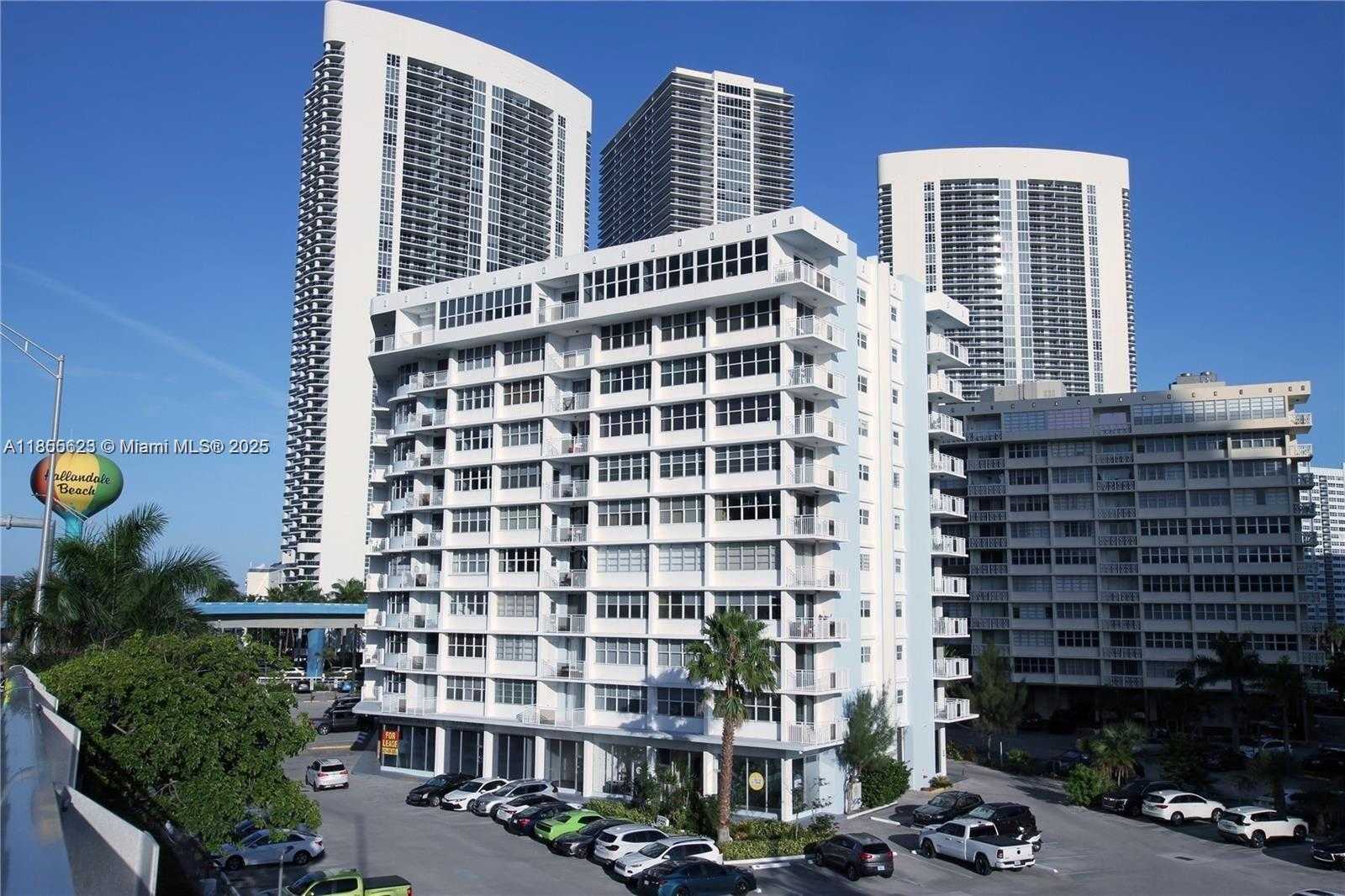 Small Image of 1801 SOUTH OCEAN DR #833, Hallandale Beach Number 21