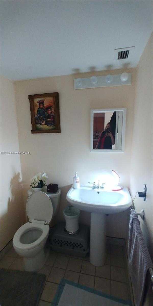 Small Image of 1801 SOUTH OCEAN DR #833, Hallandale Beach Number 9