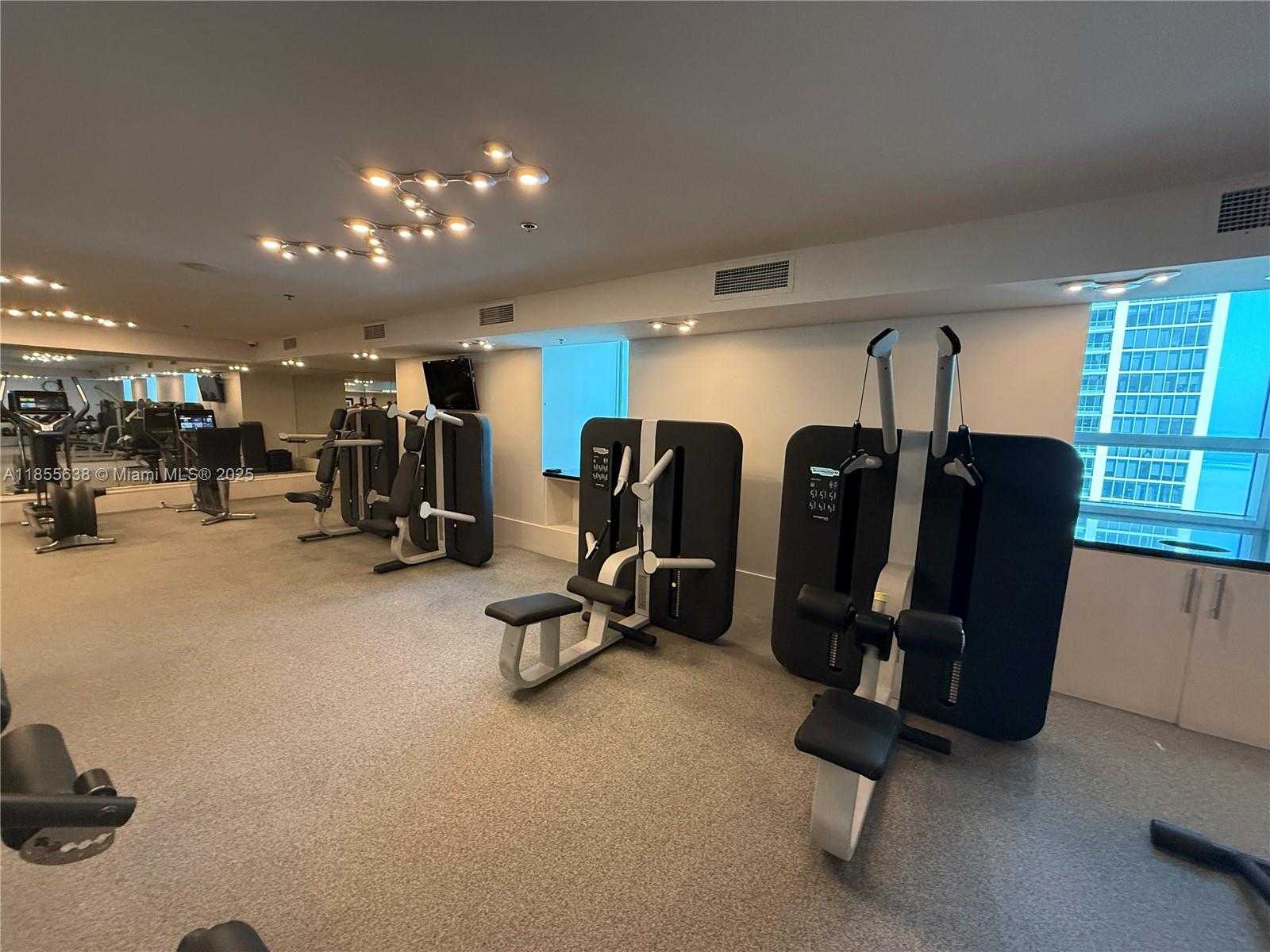 Small Image of 1395 BRICKELL AVE #3211, Miami Number 12