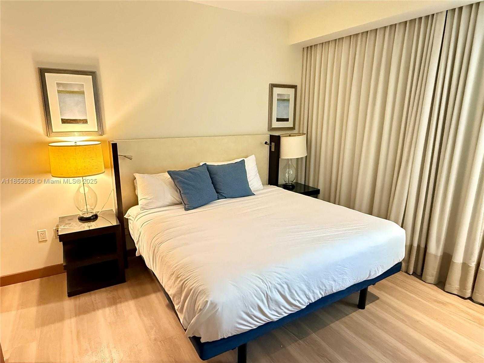 Small Image of 1395 BRICKELL AVE #3211, Miami Number 2