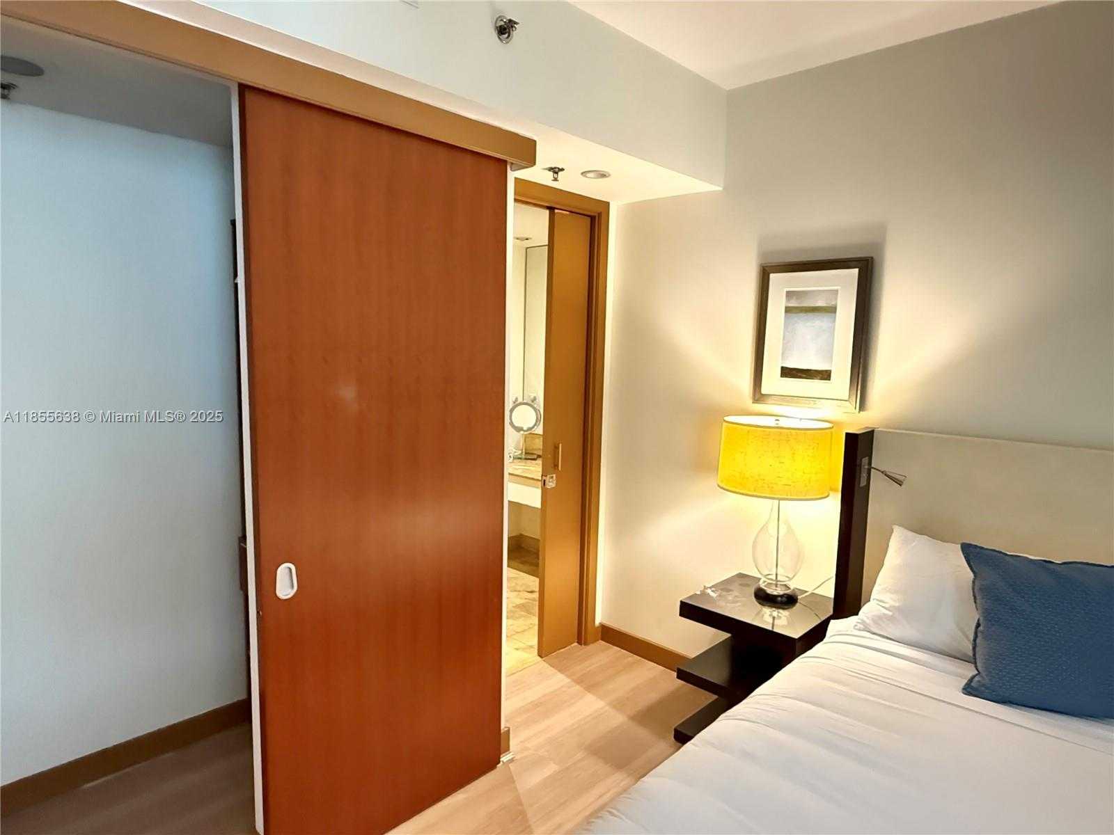Small Image of 1395 BRICKELL AVE #3211, Miami Number 3