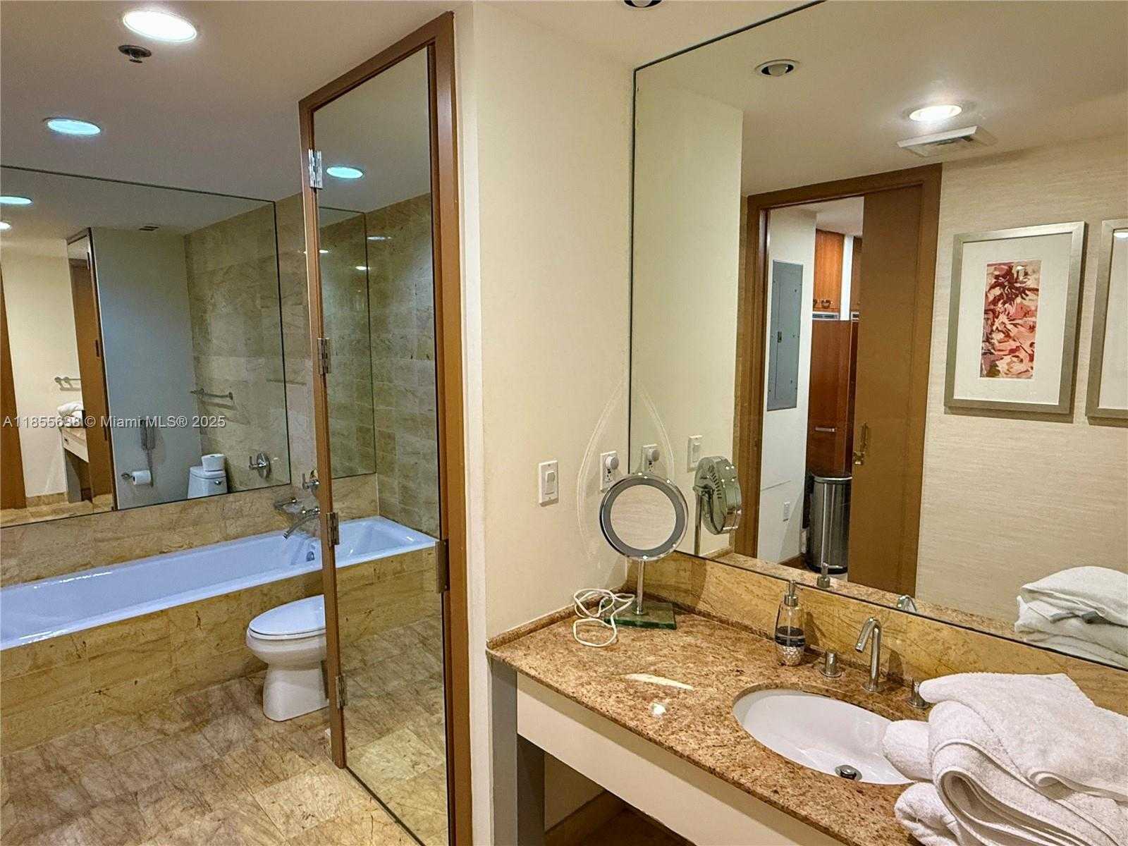 Small Image of 1395 BRICKELL AVE #3211, Miami Number 4