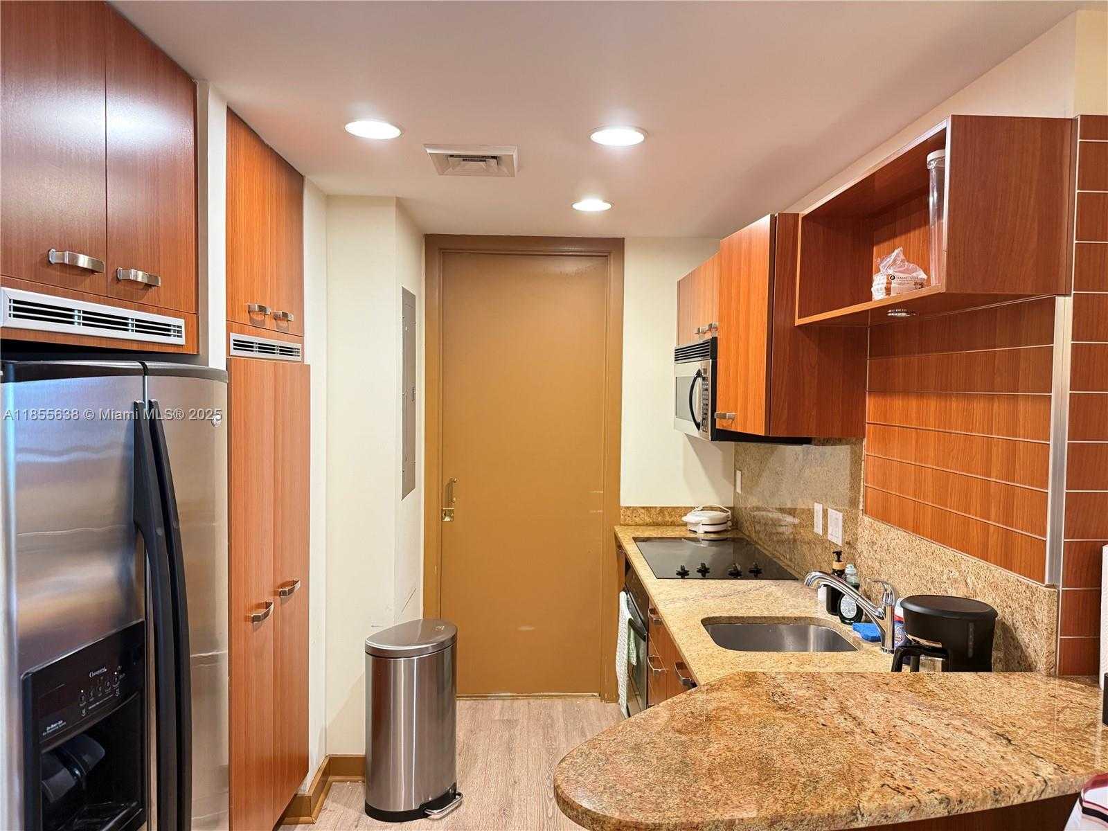 Small Image of 1395 BRICKELL AVE #3211, Miami Number 6