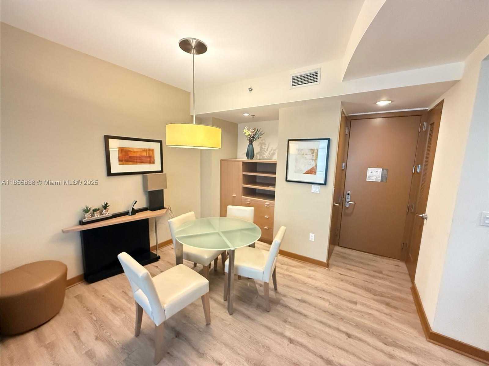 Small Image of 1395 BRICKELL AVE #3211, Miami Number 7