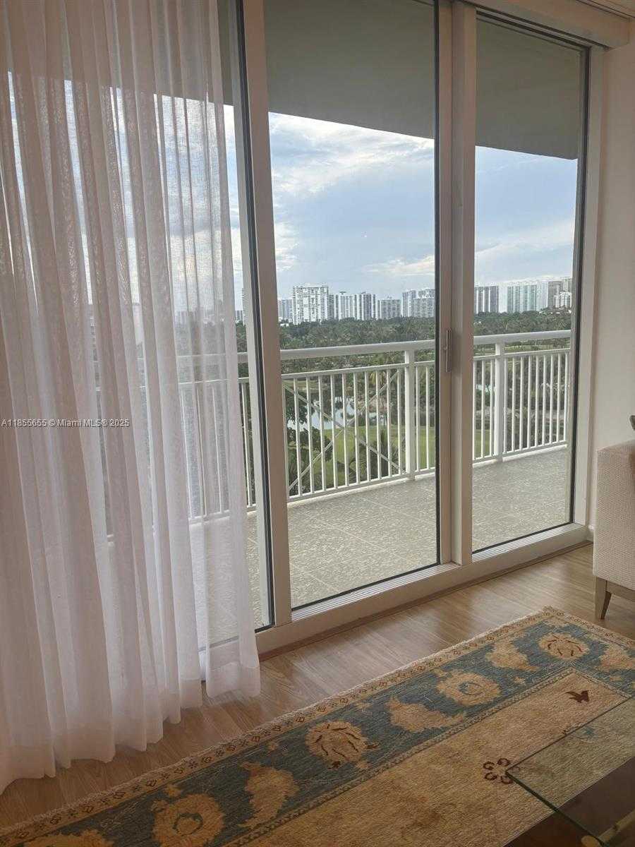 Small Image of 19501 WEST COUNTRY CLUB DR #714, Aventura Number 10