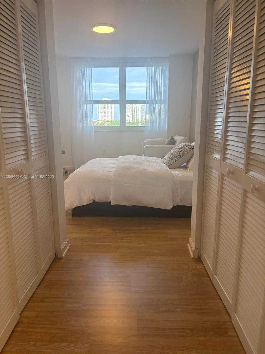 Small Image of 19501 WEST COUNTRY CLUB DR #714, Aventura Number 20