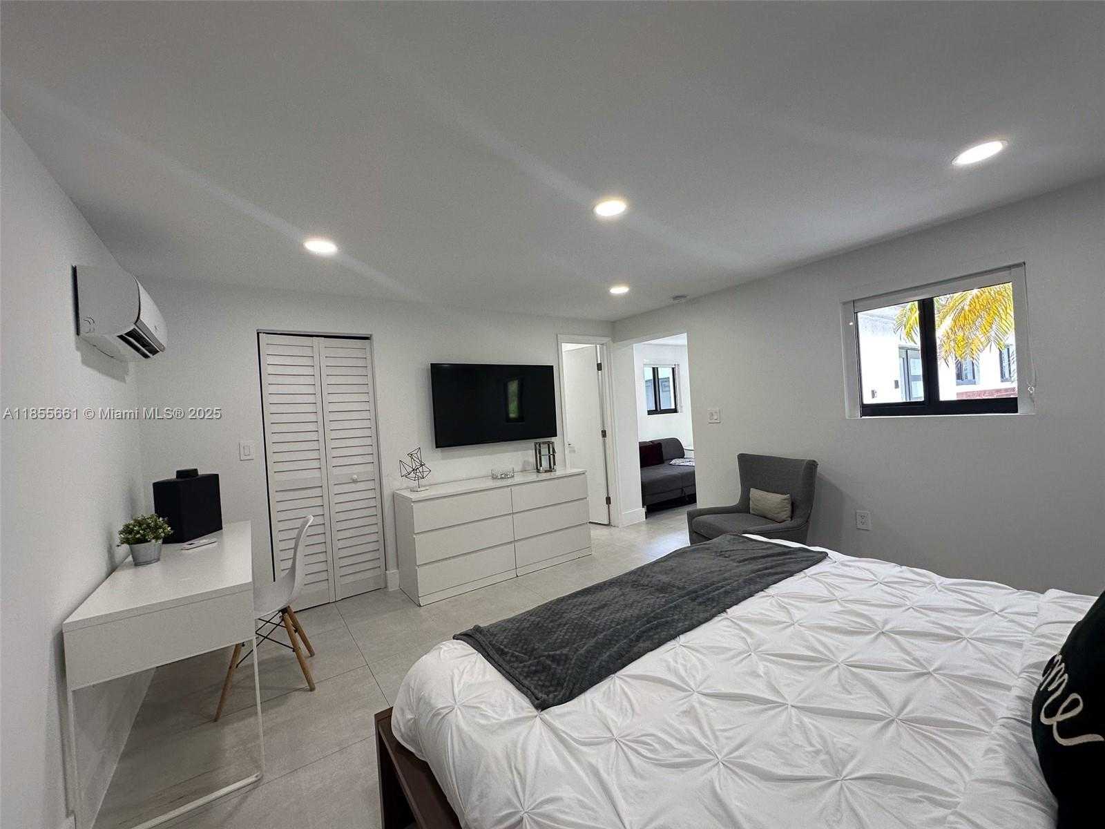 Small Image of 9426 CARIBBEAN BLVD, Cutler Bay Number 17