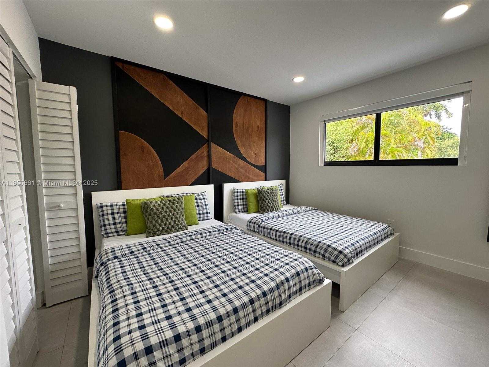 Small Image of 9426 CARIBBEAN BLVD, Cutler Bay Number 21