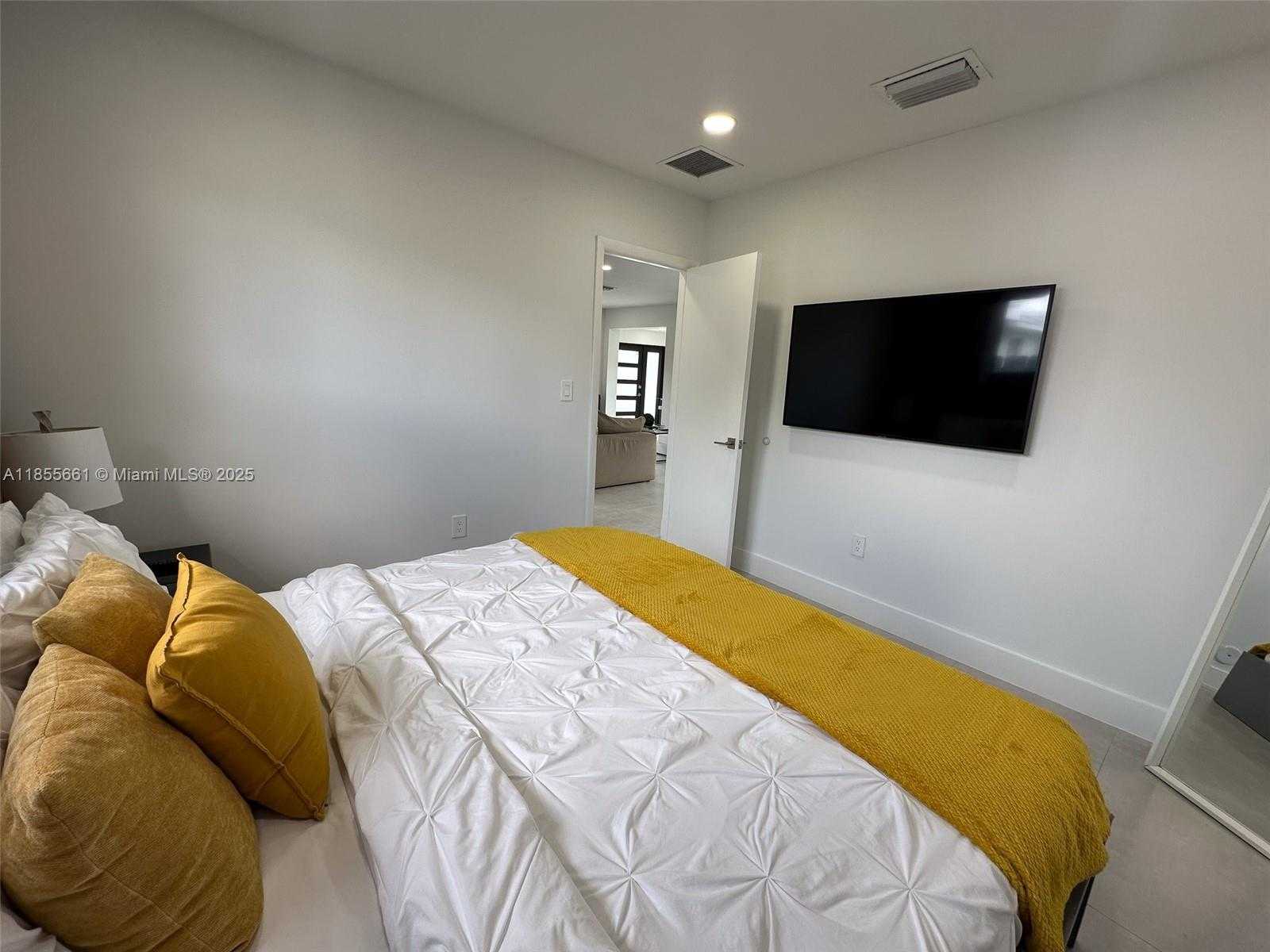 Small Image of 9426 CARIBBEAN BLVD, Cutler Bay Number 24