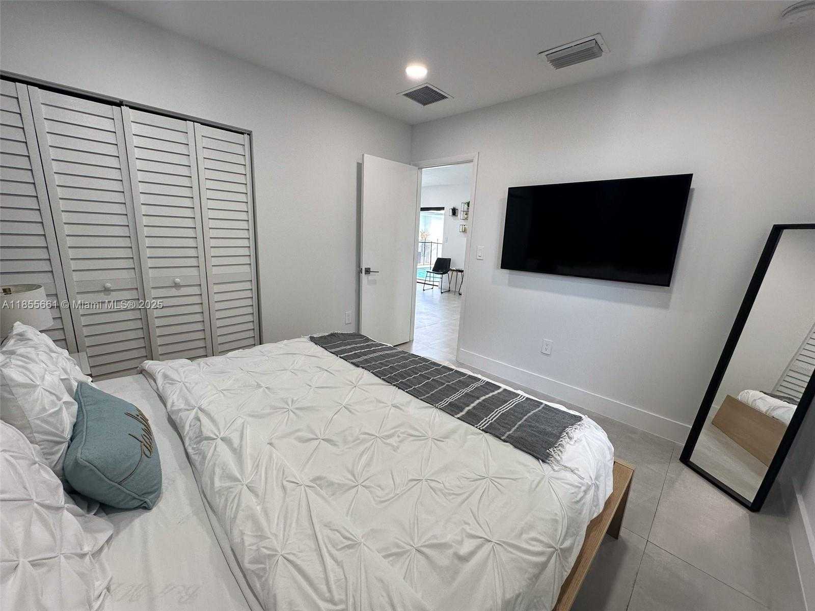 Small Image of 9426 CARIBBEAN BLVD, Cutler Bay Number 26