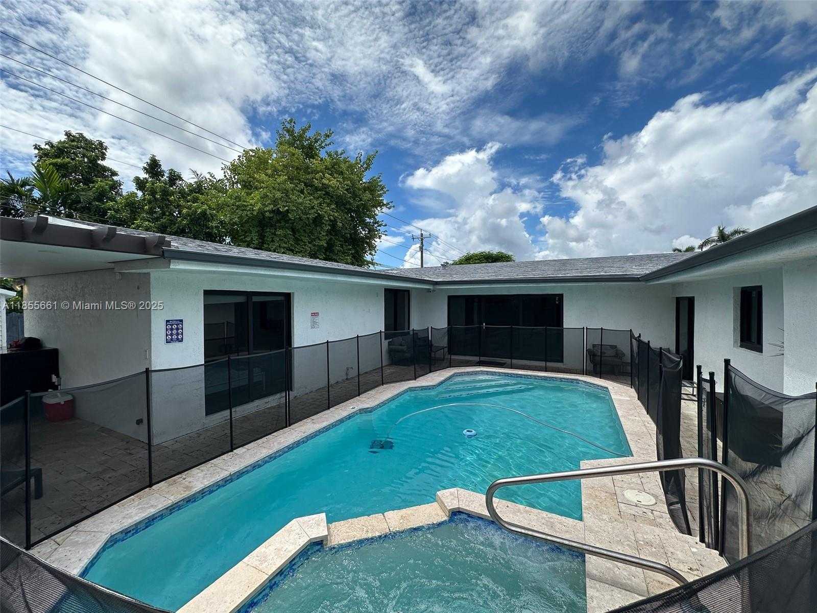 Small Image of 9426 CARIBBEAN BLVD, Cutler Bay Number 39