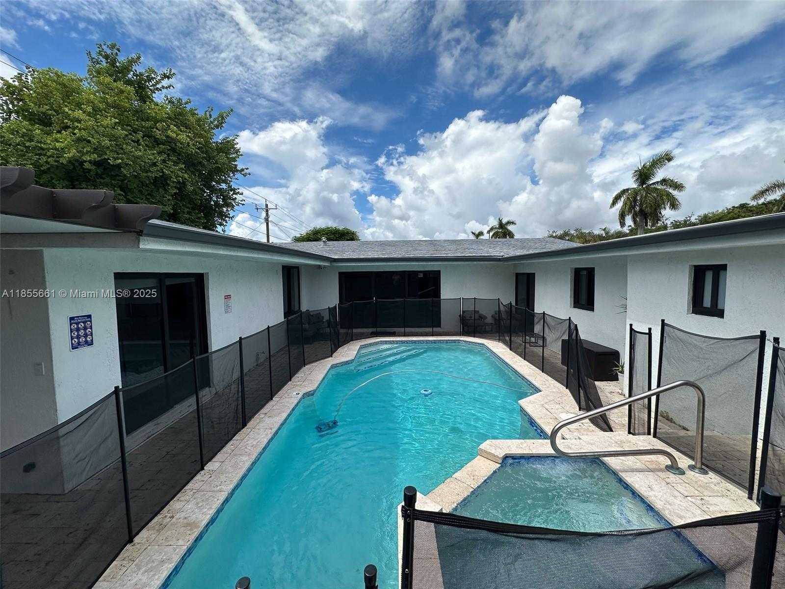 Small Image of 9426 CARIBBEAN BLVD, Cutler Bay Number 40