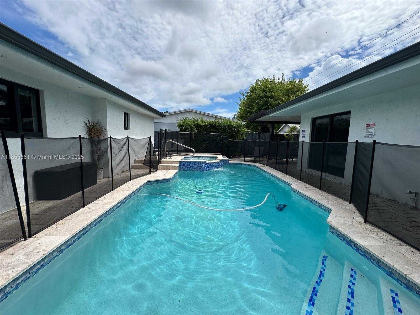 Small Image of 9426 CARIBBEAN BLVD, Cutler Bay Number 41
