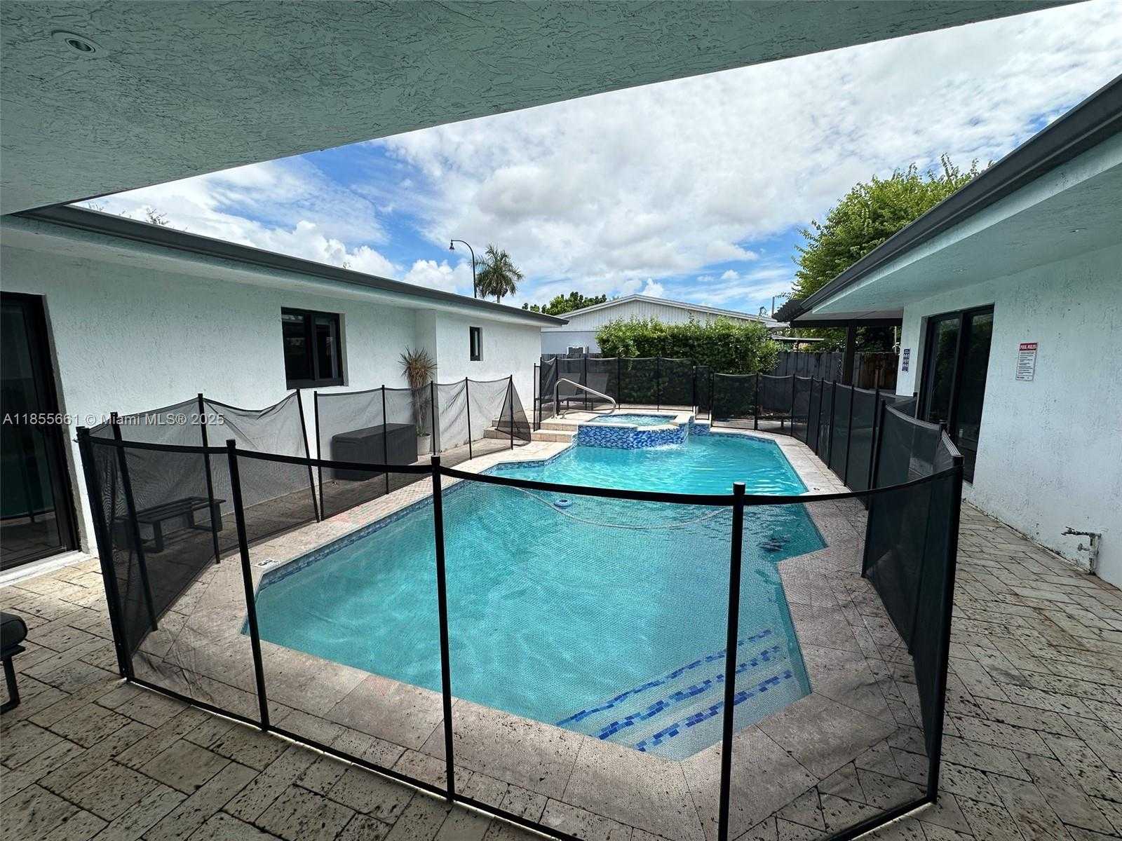 Small Image of 9426 CARIBBEAN BLVD, Cutler Bay Number 43